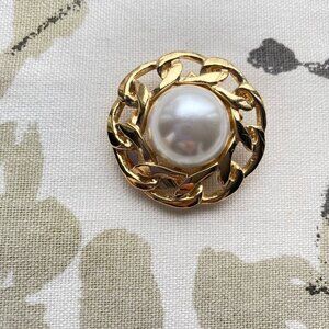 Butler Vintage Gold Chain Pearl Scarf Clip​​
